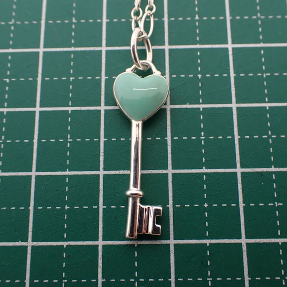 TIFFANY/ 925/blue enamel heart key pendant/necklace - Picture 9 of 10
